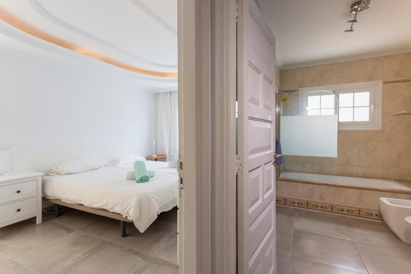 סן מיגל דה אבונה Alamos Park-Stunning Villa In Huge Private Grounds מראה חיצוני תמונה